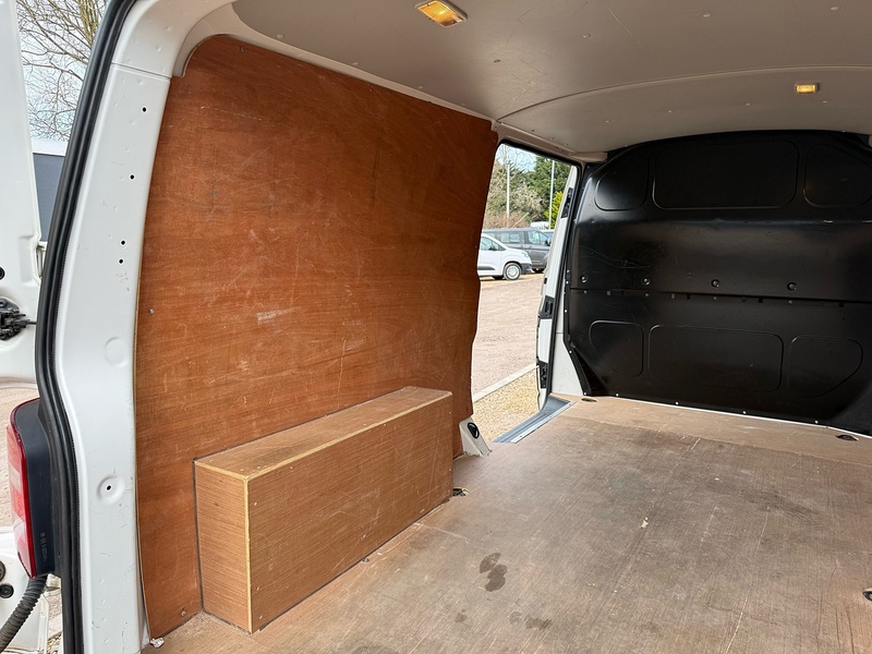 Volkswagen TDI T28 BlueMotion Tech StartlineB 2.0 L2 LWB H1 LWB PANEL VAN - WHITE