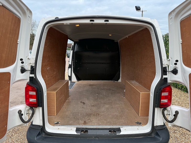 Volkswagen TDI T28 BlueMotion Tech StartlineB 2.0 L2 LWB H1 LWB PANEL VAN - WHITE