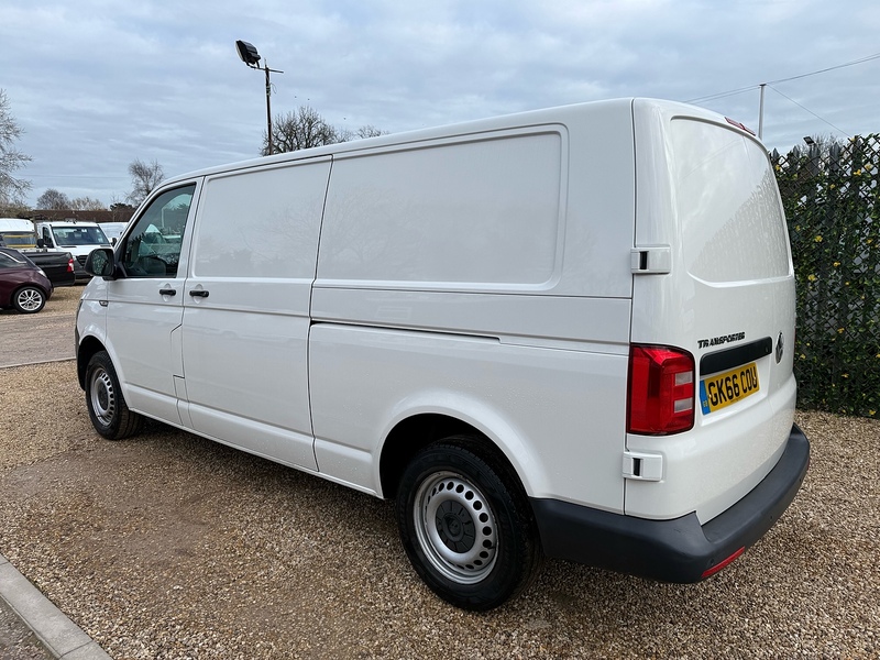 Volkswagen TDI T28 BlueMotion Tech StartlineB 2.0 L2 LWB H1 LWB PANEL VAN - WHITE