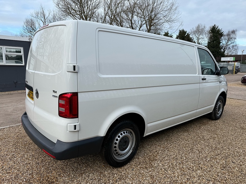 Volkswagen TDI T28 BlueMotion Tech StartlineB 2.0 L2 LWB H1 LWB PANEL VAN - WHITE