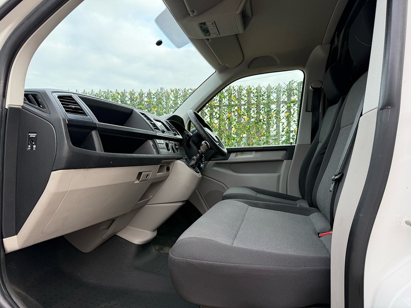 Volkswagen TDI T28 BlueMotion Tech StartlineB 2.0 L2 LWB H1 LWB PANEL VAN - WHITE