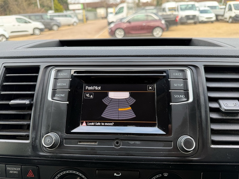 Volkswagen TDI T28 BlueMotion Tech StartlineB 2.0 L2 LWB H1 LWB PANEL VAN - WHITE