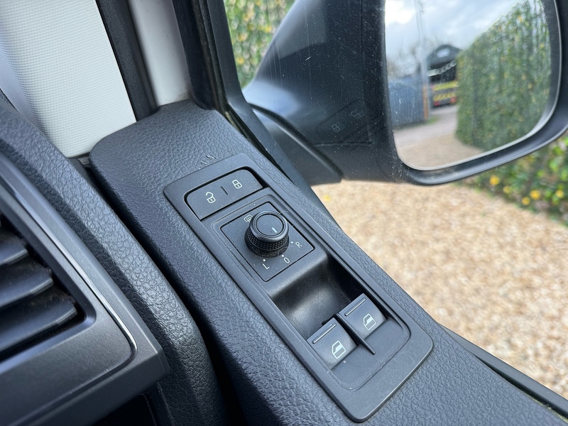 Volkswagen TDI T28 BlueMotion Tech StartlineB 2.0 L2 LWB H1 LWB PANEL VAN - WHITE