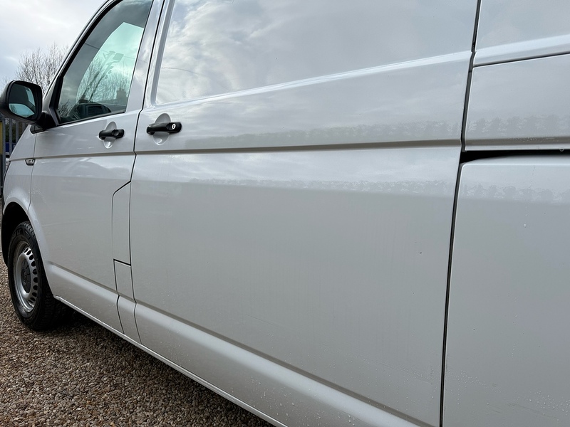 Volkswagen TDI T28 BlueMotion Tech StartlineB 2.0 L2 LWB H1 LWB PANEL VAN - WHITE