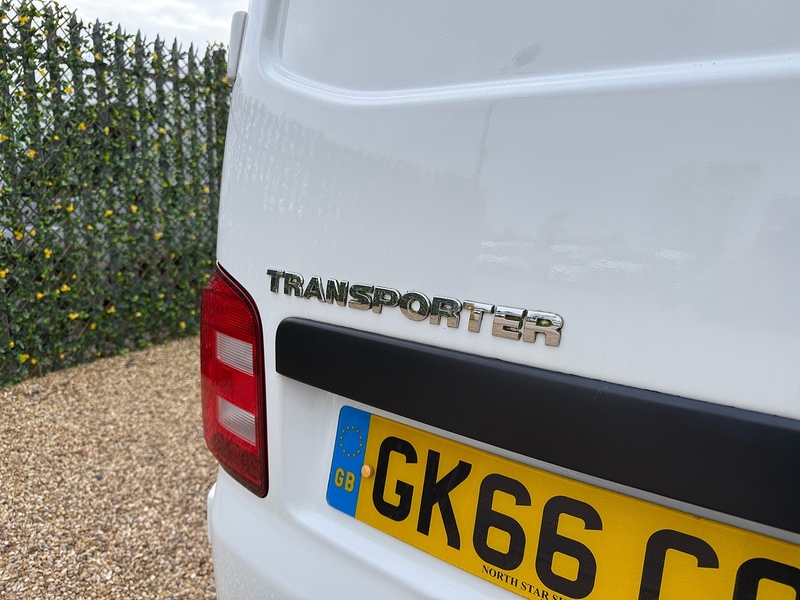 Volkswagen TDI T28 BlueMotion Tech StartlineB 2.0 L2 LWB H1 LWB PANEL VAN - WHITE