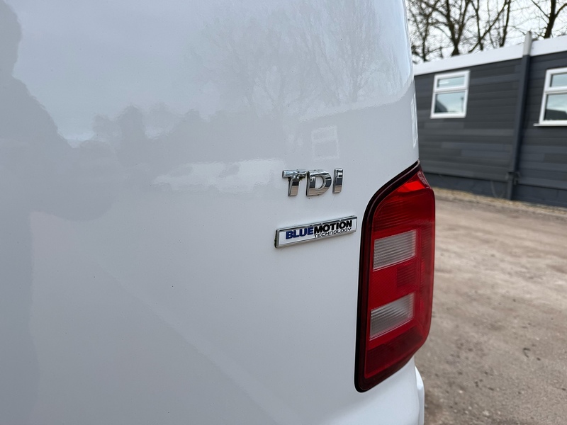 Volkswagen TDI T28 BlueMotion Tech StartlineB 2.0 L2 LWB H1 LWB PANEL VAN - WHITE