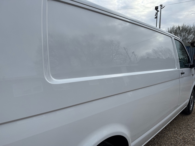 Volkswagen TDI T28 BlueMotion Tech StartlineB 2.0 L2 LWB H1 LWB PANEL VAN - WHITE