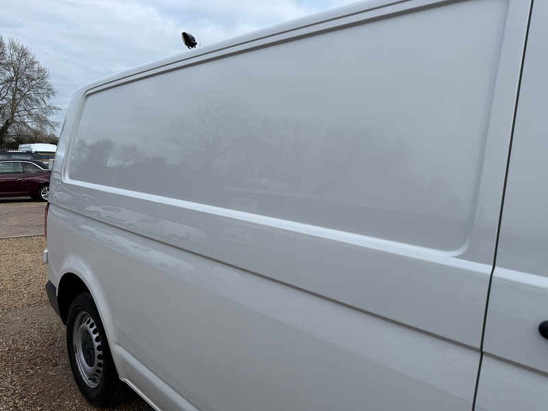 Volkswagen TDI T28 BlueMotion Tech StartlineB 2.0 L2 LWB H1 LWB PANEL VAN - WHITE