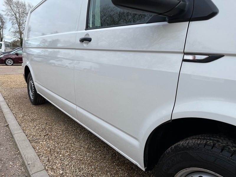 Volkswagen TDI T28 BlueMotion Tech StartlineB 2.0 L2 LWB H1 LWB PANEL VAN - WHITE