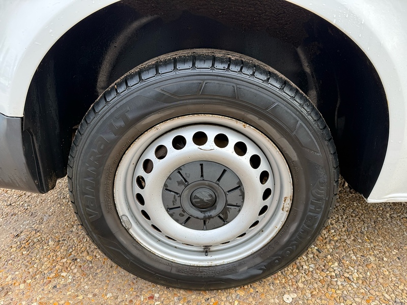 Volkswagen TDI T28 BlueMotion Tech StartlineB 2.0 L2 LWB H1 LWB PANEL VAN - WHITE