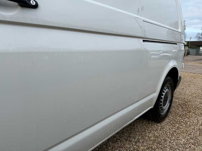 Volkswagen TDI T28 BlueMotion Tech StartlineB 2.0 L2 LWB H1 LWB PANEL VAN - WHITE