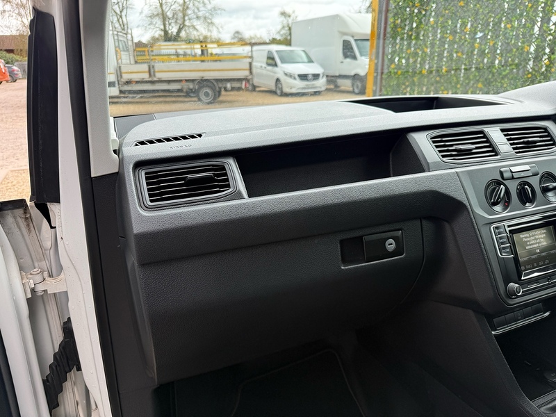 Volkswagen 2.0 TDI C20+ BlueMotion Tech Startline L1 H1 SWB PANEL VAN - WHITE