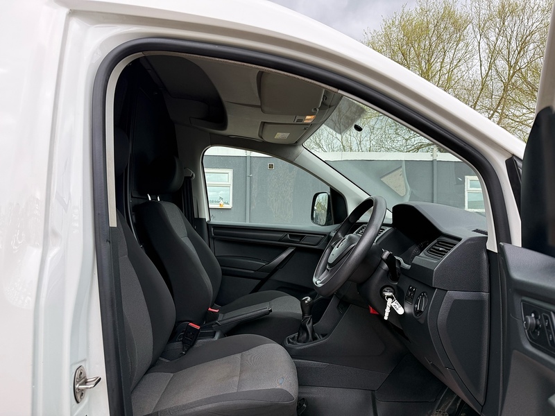 Volkswagen 2.0 TDI C20+ BlueMotion Tech Startline L1 H1 SWB PANEL VAN - WHITE