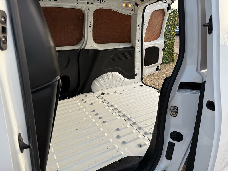 Peugeot 1.5 BlueHDi 650 Professional L1 H1 SWB PANEL VAN - WHITE