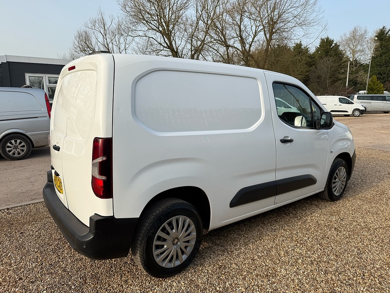 Peugeot 1.5 BlueHDi 650 Professional L1 H1 SWB PANEL VAN - WHITE