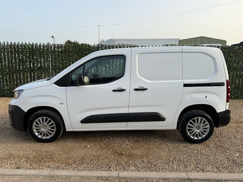 Peugeot 1.5 BlueHDi 650 Professional L1 H1 SWB PANEL VAN - WHITE
