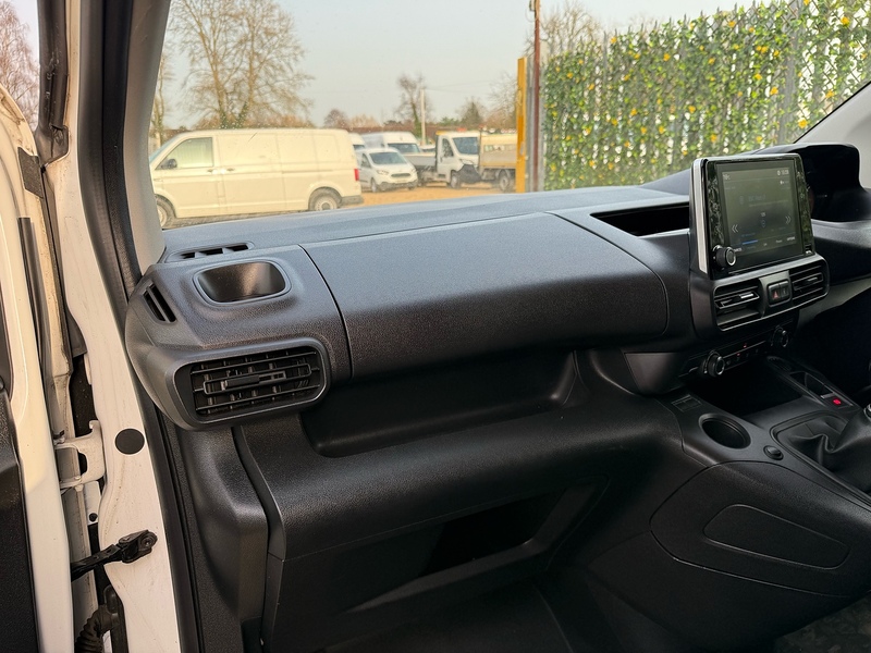 Peugeot 1.5 BlueHDi 650 Professional L1 H1 SWB PANEL VAN - WHITE