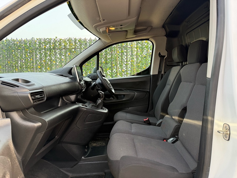 Peugeot 1.5 BlueHDi 650 Professional L1 H1 SWB PANEL VAN - WHITE