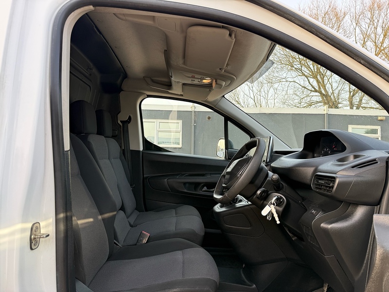 Peugeot 1.5 BlueHDi 650 Professional L1 H1 SWB PANEL VAN - WHITE