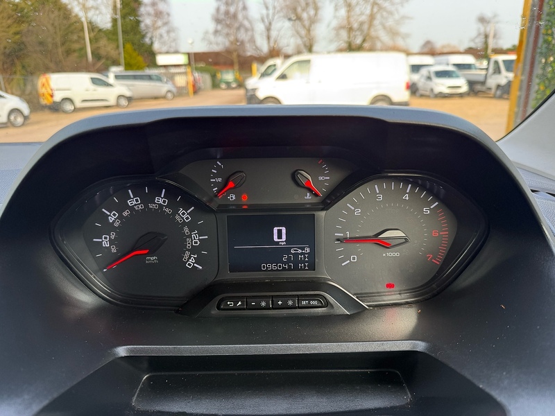 Peugeot 1.5 BlueHDi 650 Professional L1 H1 SWB PANEL VAN - WHITE