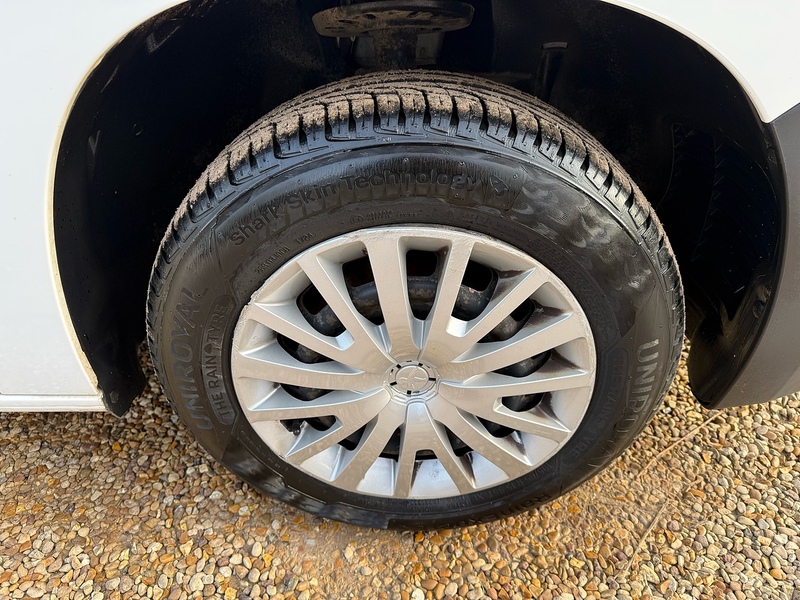 Peugeot 1.5 BlueHDi 650 Professional L1 H1 SWB PANEL VAN - WHITE