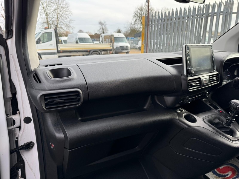 Toyota 1.5 BlueHDi Icon L1 H1 SWB PANEL VAN - WHITE