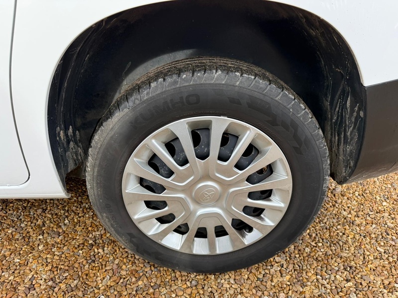 Toyota 1.5 BlueHDi Icon L1 H1 SWB PANEL VAN - WHITE