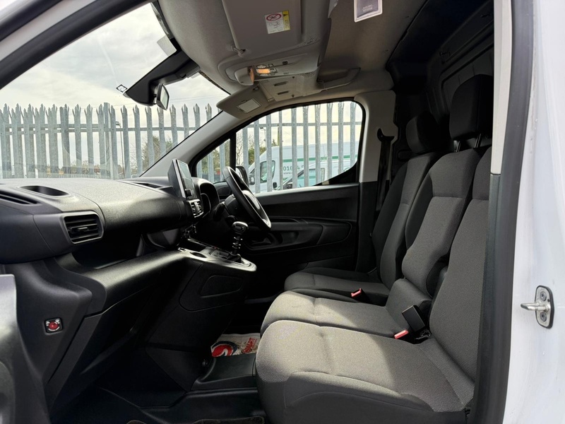 Toyota 1.5 BlueHDi Icon L1 H1 SWB PANEL VAN - WHITE