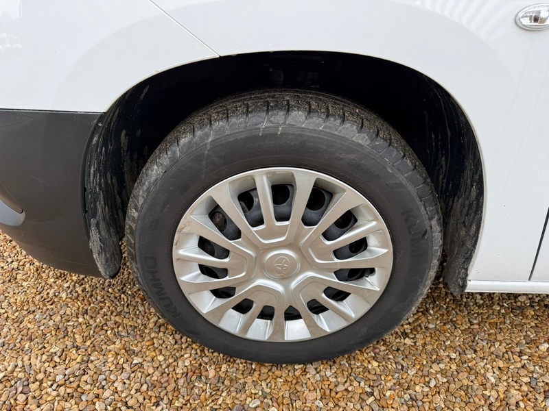 Toyota 1.5 BlueHDi Icon L1 H1 SWB PANEL VAN - WHITE