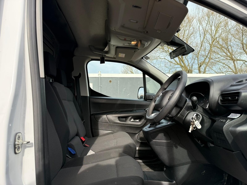 Toyota 1.5 BlueHDi Icon L1 H1 SWB PANEL VAN - WHITE