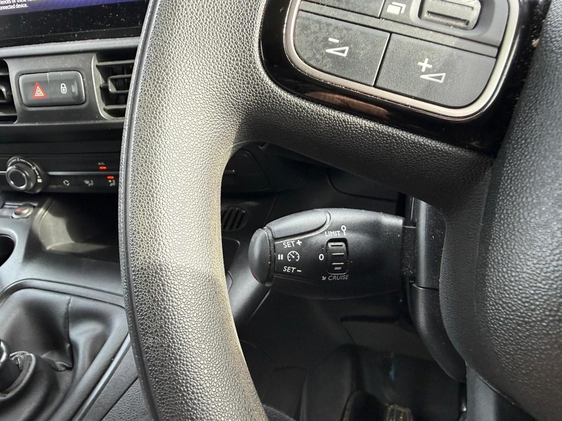 Toyota 1.5 BlueHDi Icon L1 H1 SWB PANEL VAN - WHITE