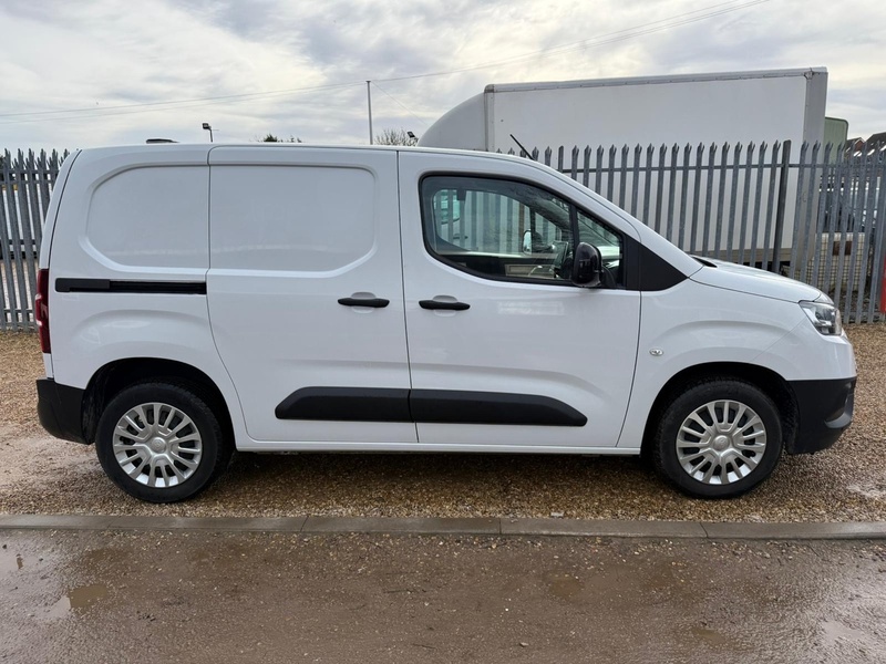 Toyota 1.5 BlueHDi Icon L1 H1 SWB PANEL VAN - WHITE