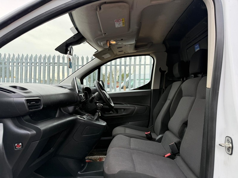 Toyota 1.5 BlueHDi Icon L1 H1 SWB PANEL VAN - WHITE