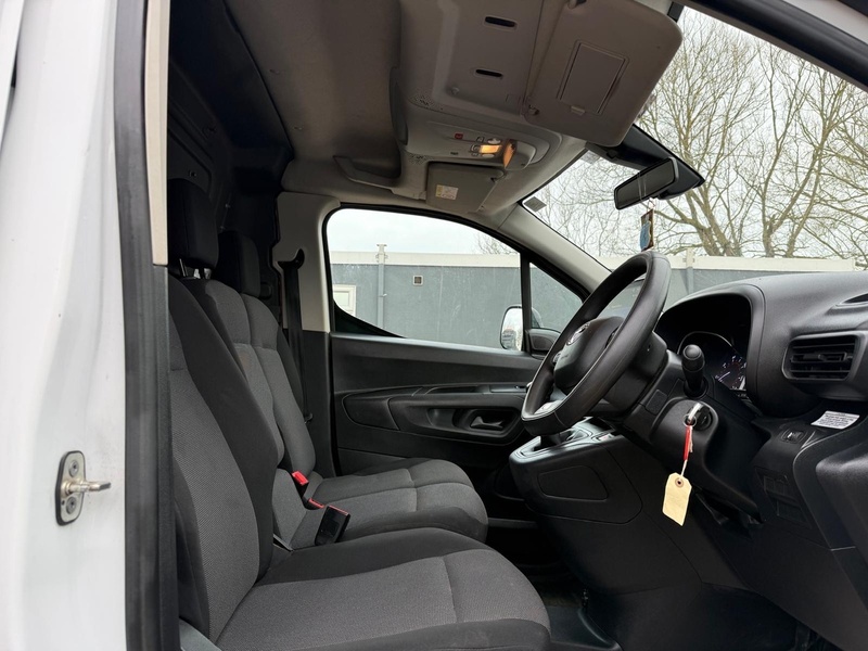 Toyota 1.5 BlueHDi Icon L1 H1 SWB PANEL VAN - WHITE