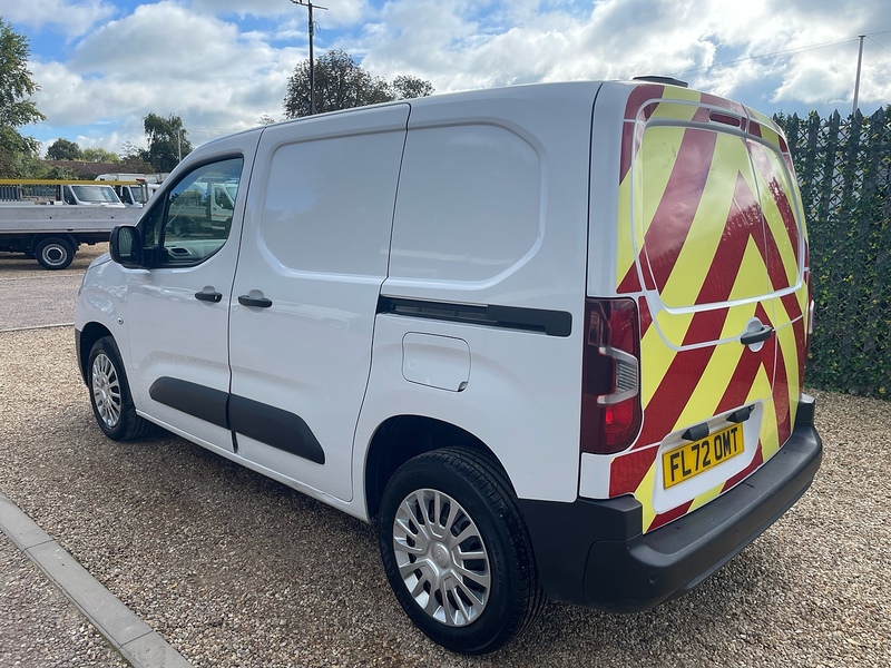 Toyota 1.5 BlueHDi Icon L1 H1 SWB PANEL VAN - WHITE