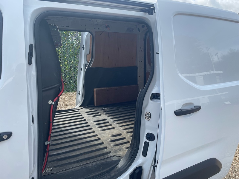 Toyota 1.5 BlueHDi Icon L1 H1 SWB PANEL VAN - WHITE