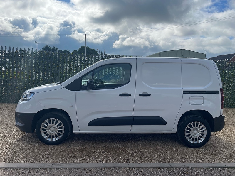 Toyota 1.5 BlueHDi Icon L1 H1 SWB PANEL VAN - WHITE