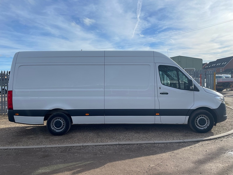 Mercedes-Benz 317 2.0 CDI 170bhp Progressive L3 LWB PANEL VAN - WHITE 2.0 5dr Panel Van Manual Diesel