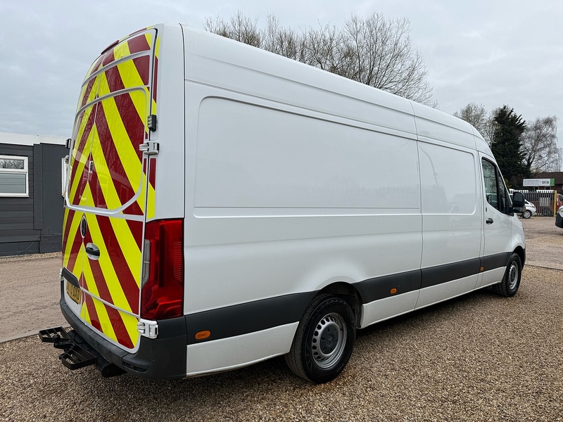 Mercedes-Benz 317 2.0 CDI 170bhp Progressive L3 LWB PANEL VAN - WHITE 2.0 5dr Panel Van Manual Diesel