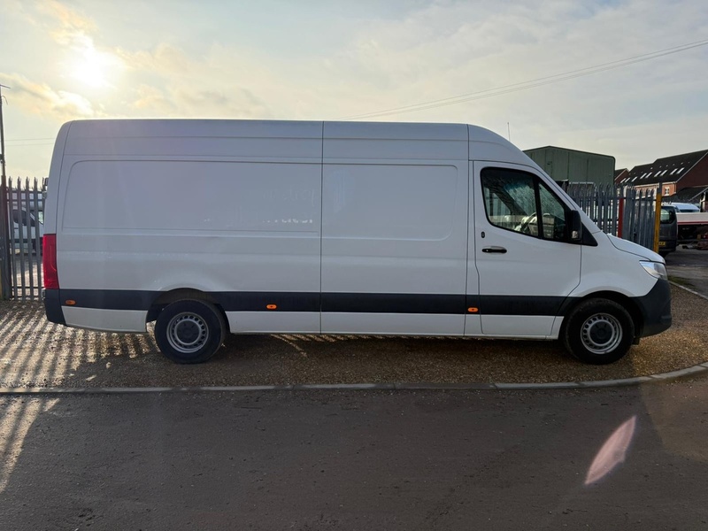 Mercedes-Benz 317 2.0 CDI 170bhp Progressive L3 H2 PANEL VAN - CIVILS SPEC 2.0 5dr Panel Van Manual Diesel