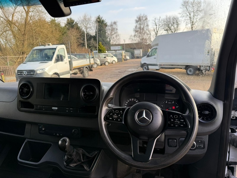 Mercedes-Benz 317 2.0 CDI 170bhp Progressive L3 H2 PANEL VAN - CIVILS SPEC 2.0 5dr Panel Van Manual Diesel