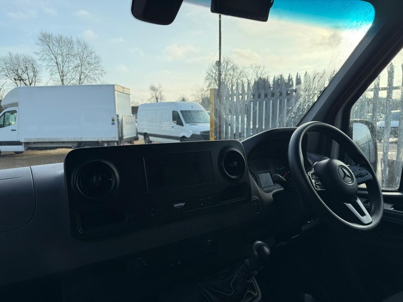 Mercedes-Benz 317 2.0 CDI 170bhp Progressive L3 H2 PANEL VAN - CIVILS SPEC 2.0 5dr Panel Van Manual Diesel