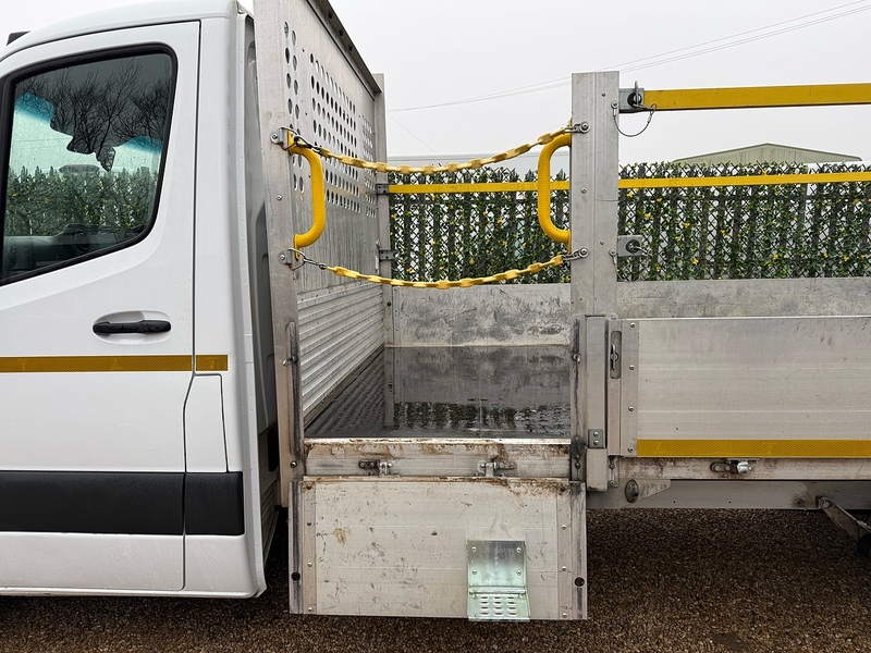 Mercedes-Benz 315 2.0 CDI Progressive L3 LWB DROPSIDE - WHITE