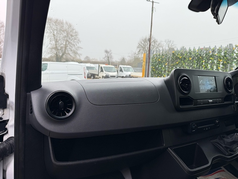 Mercedes-Benz 315 2.0 CDI Progressive L3 LWB DROPSIDE - WHITE