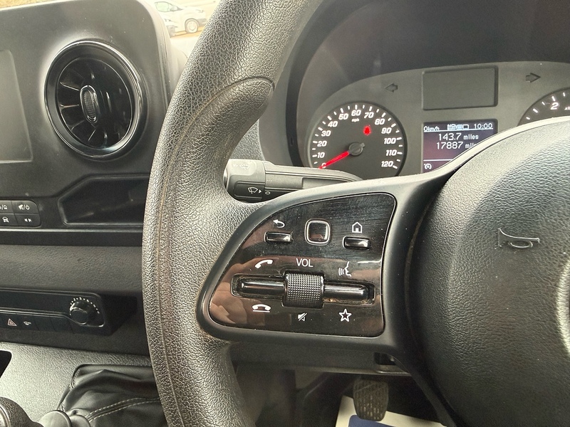 Mercedes-Benz 315 2.0 CDI Progressive L3 LWB DROPSIDE - WHITE