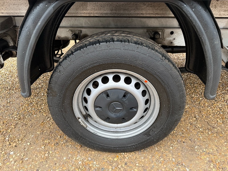 Mercedes-Benz 315 2.0 CDI Progressive L3 LWB DROPSIDE - WHITE