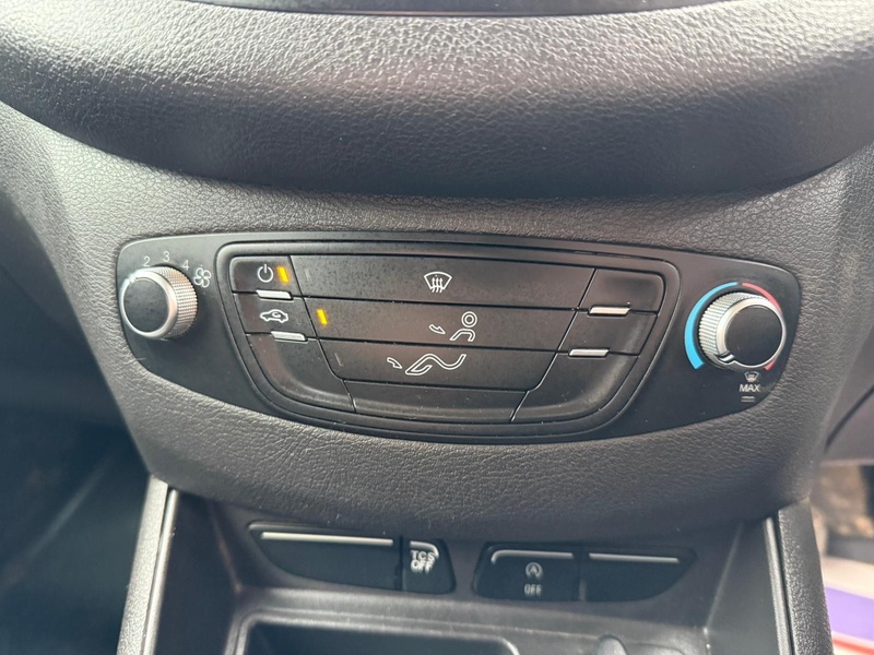 Ford EcoBoost Leader 1.0 L1 H1 SWB PANEL VAN - WHITE