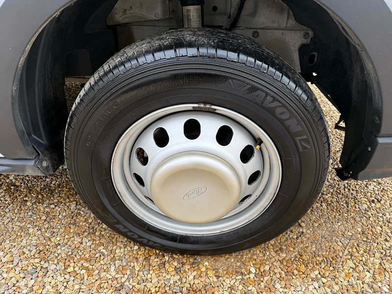 Ford 460 2.0 EcoBlue Leader L4 XLWB 17 SEATER MINIBUS - WHITE