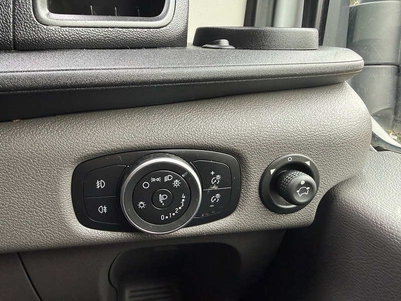 Ford 460 2.0 EcoBlue Leader L4 XLWB 17 SEATER MINIBUS - WHITE