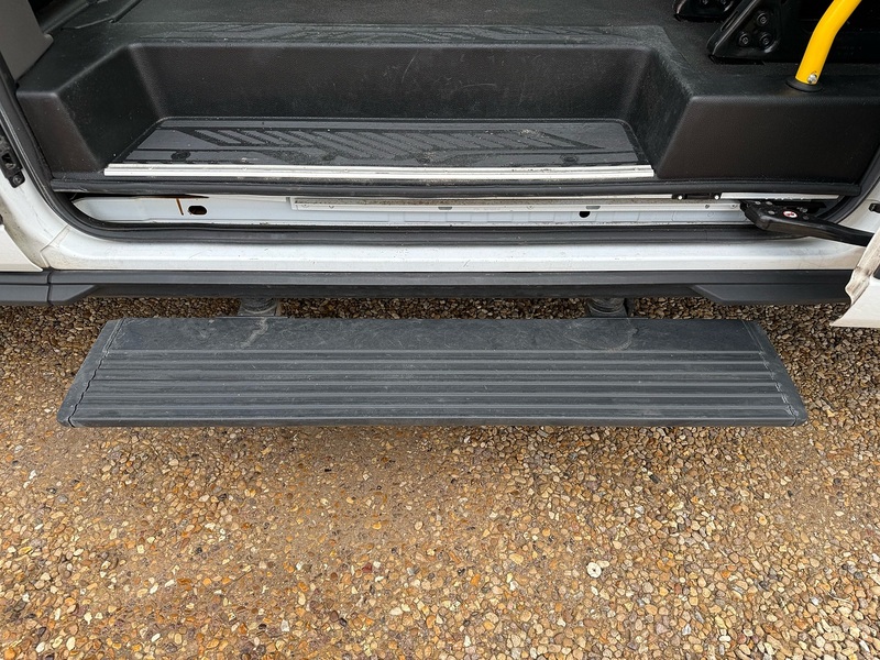 Ford 460 2.0 EcoBlue Leader L4 XLWB 17 SEATER MINIBUS - WHITE